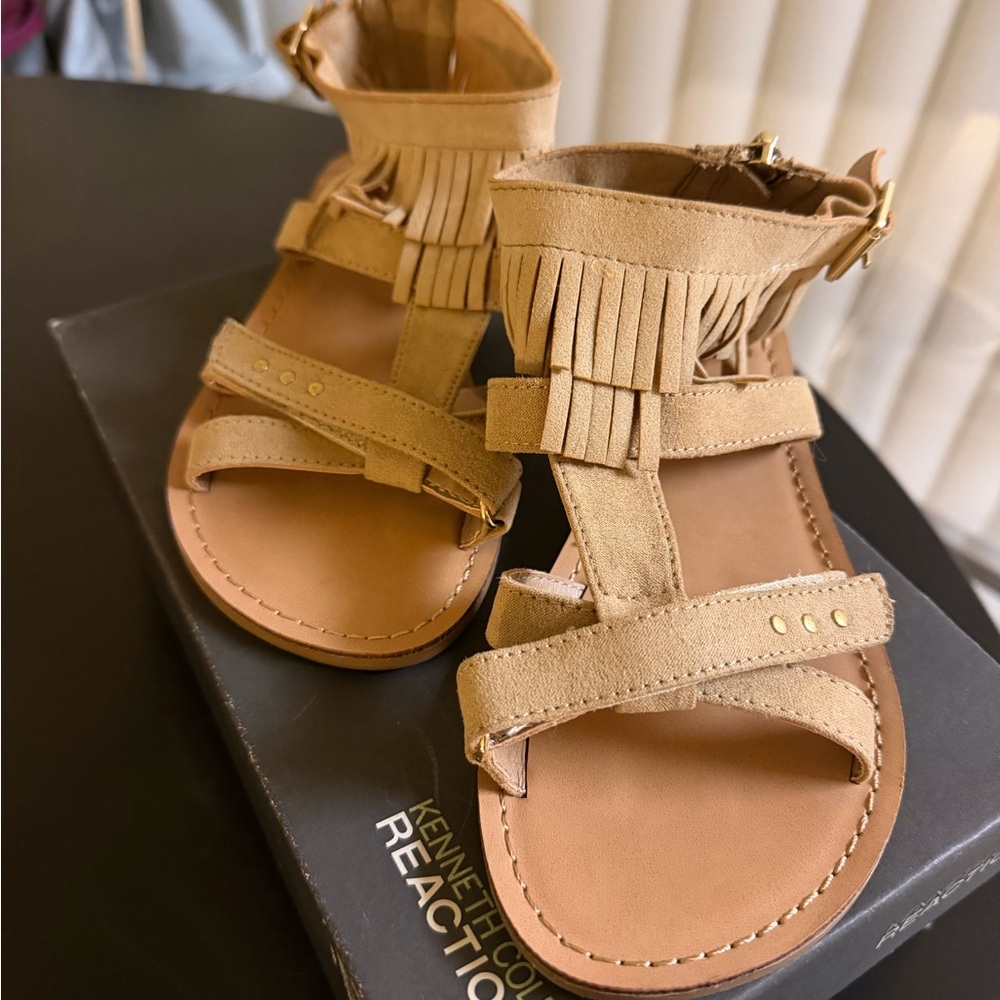 Kenneth Cole Reaction Beige Kids Sandals - Picture 2 of 8